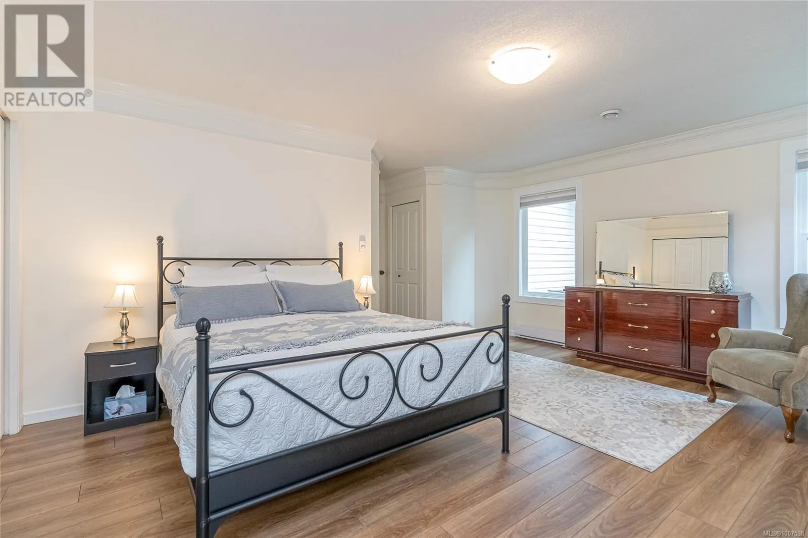 600 Nassau Cres