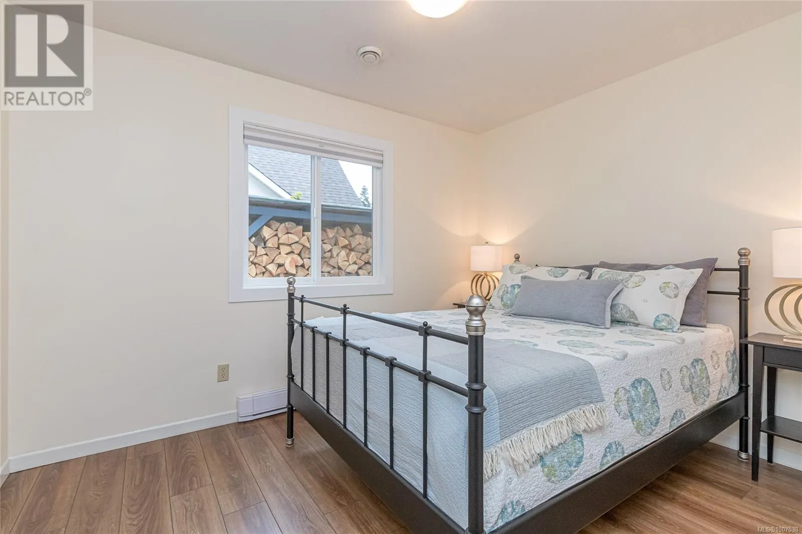 600 Nassau Cres