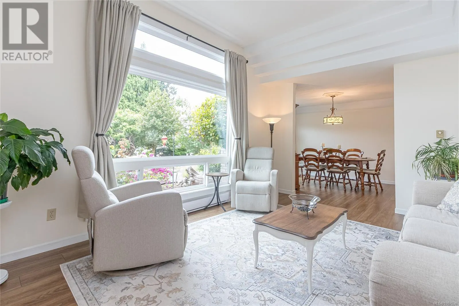 600 Nassau Cres