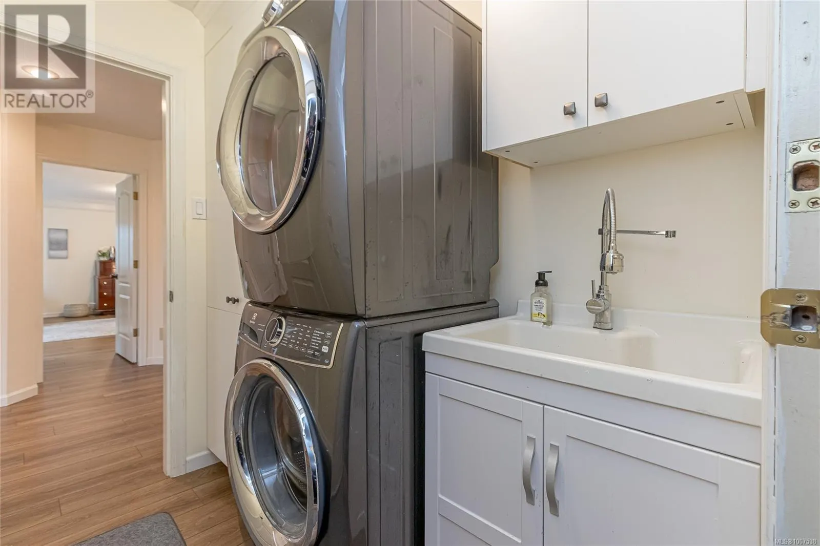 600 Nassau Cres