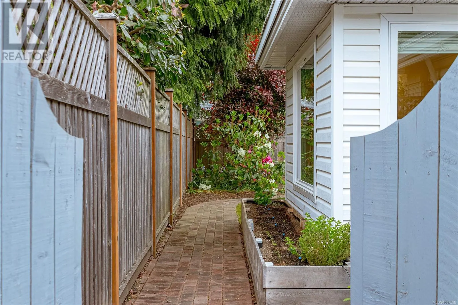600 Nassau Cres