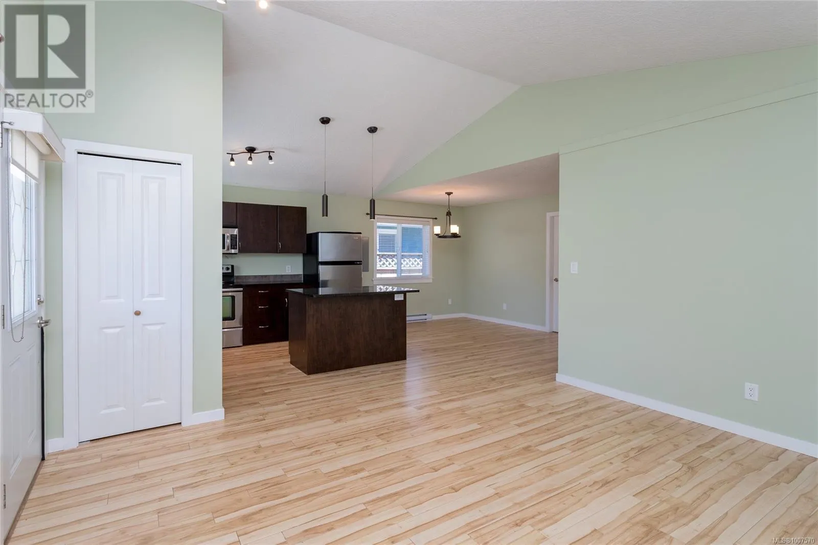2876 Orange Blossom Cres