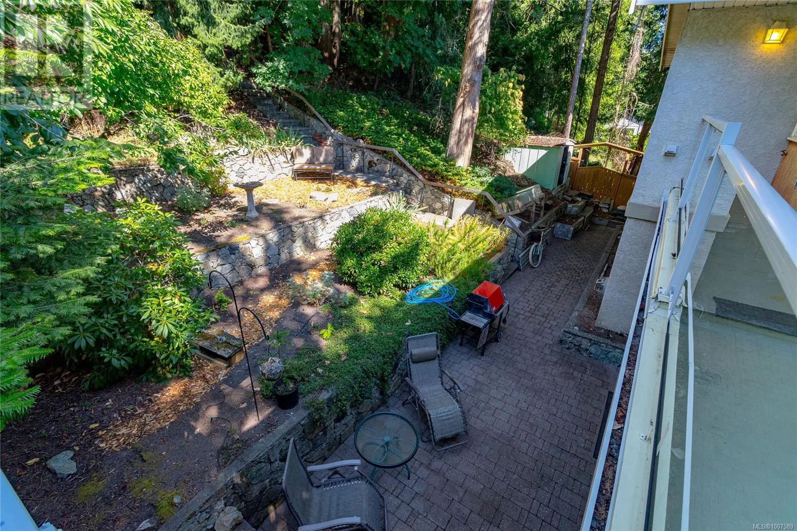 4964 Lochside Dr