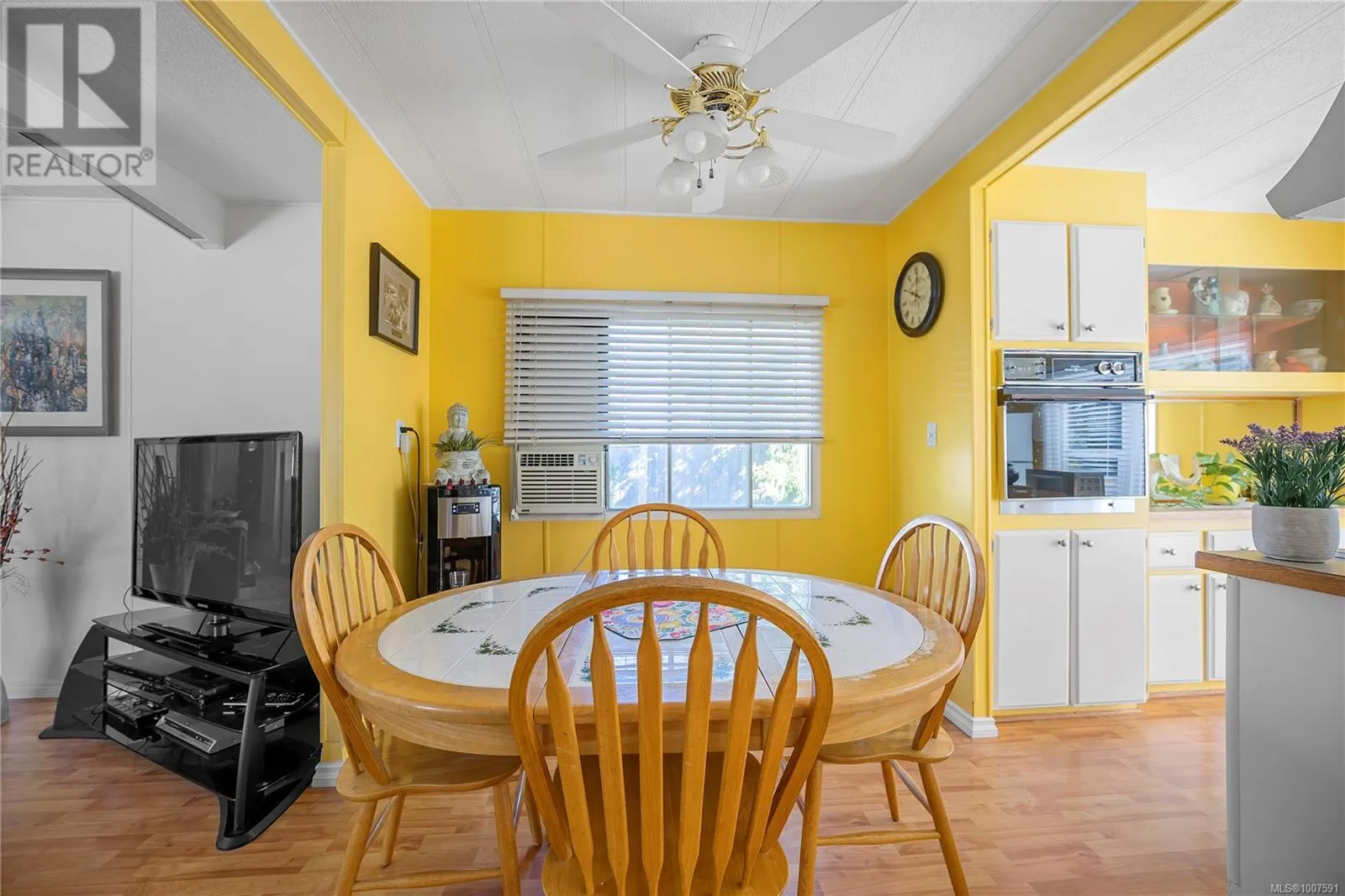 6011 Pine Ridge Cres