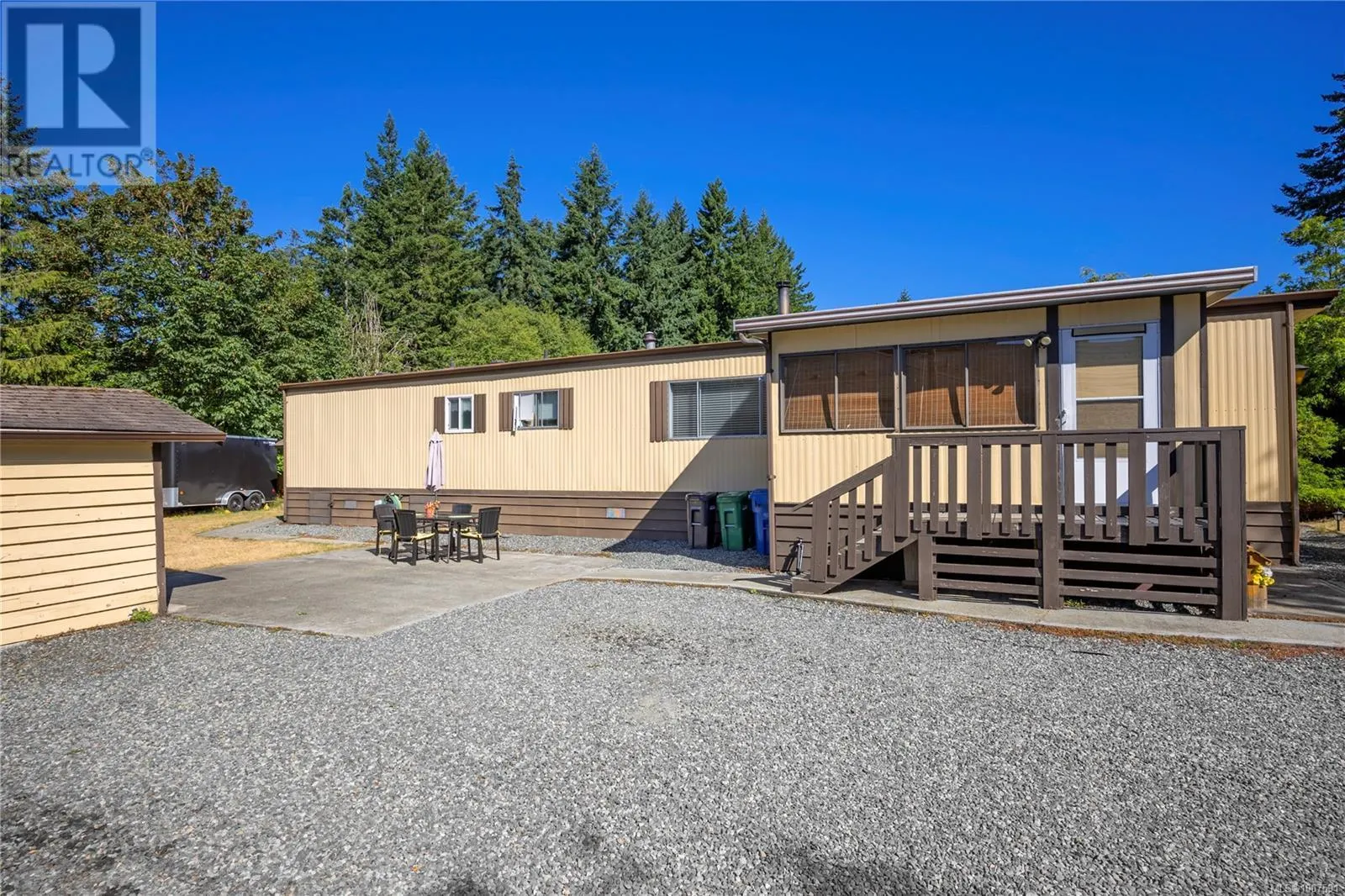 6011 Pine Ridge Cres