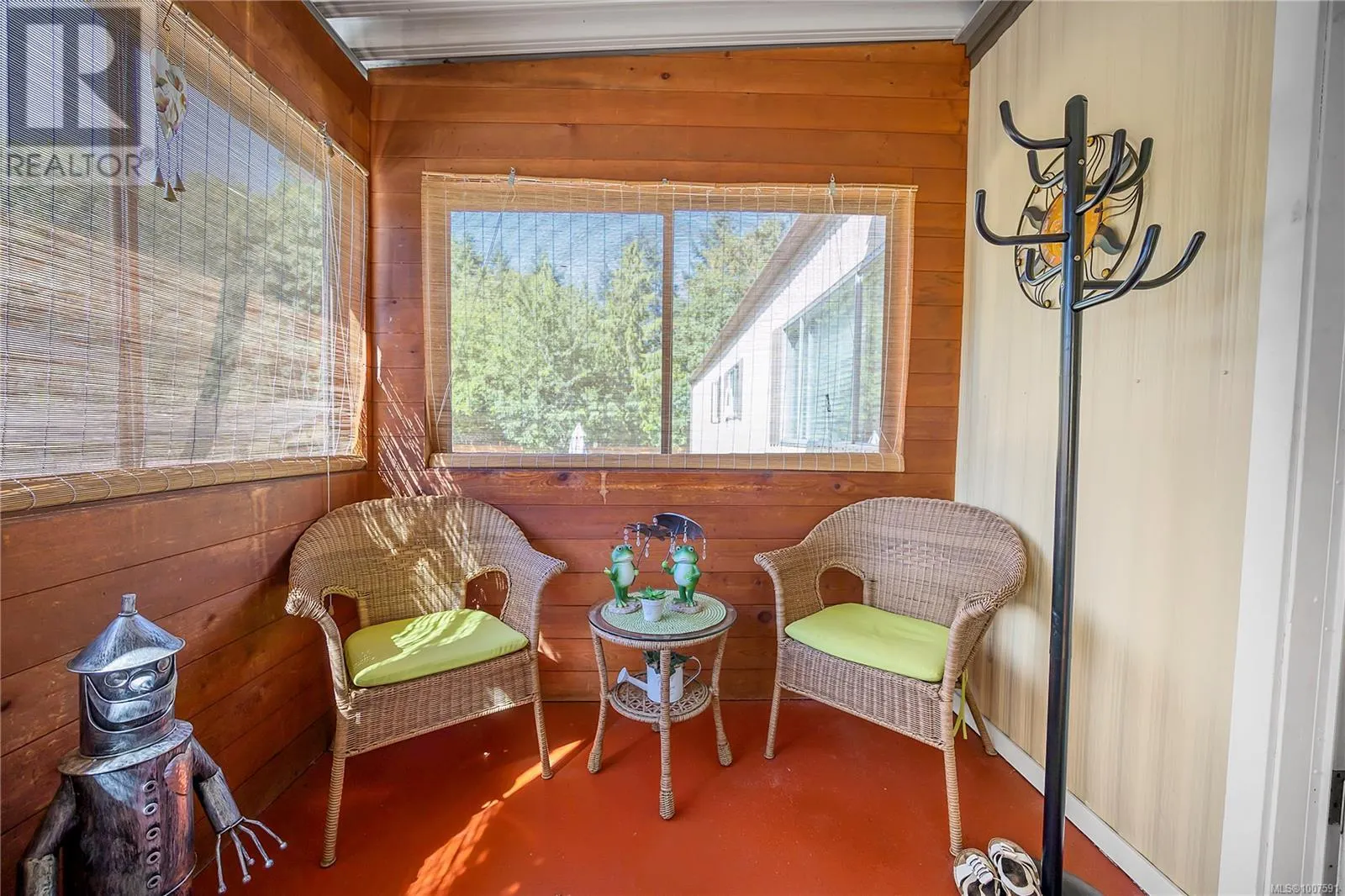 6011 Pine Ridge Cres