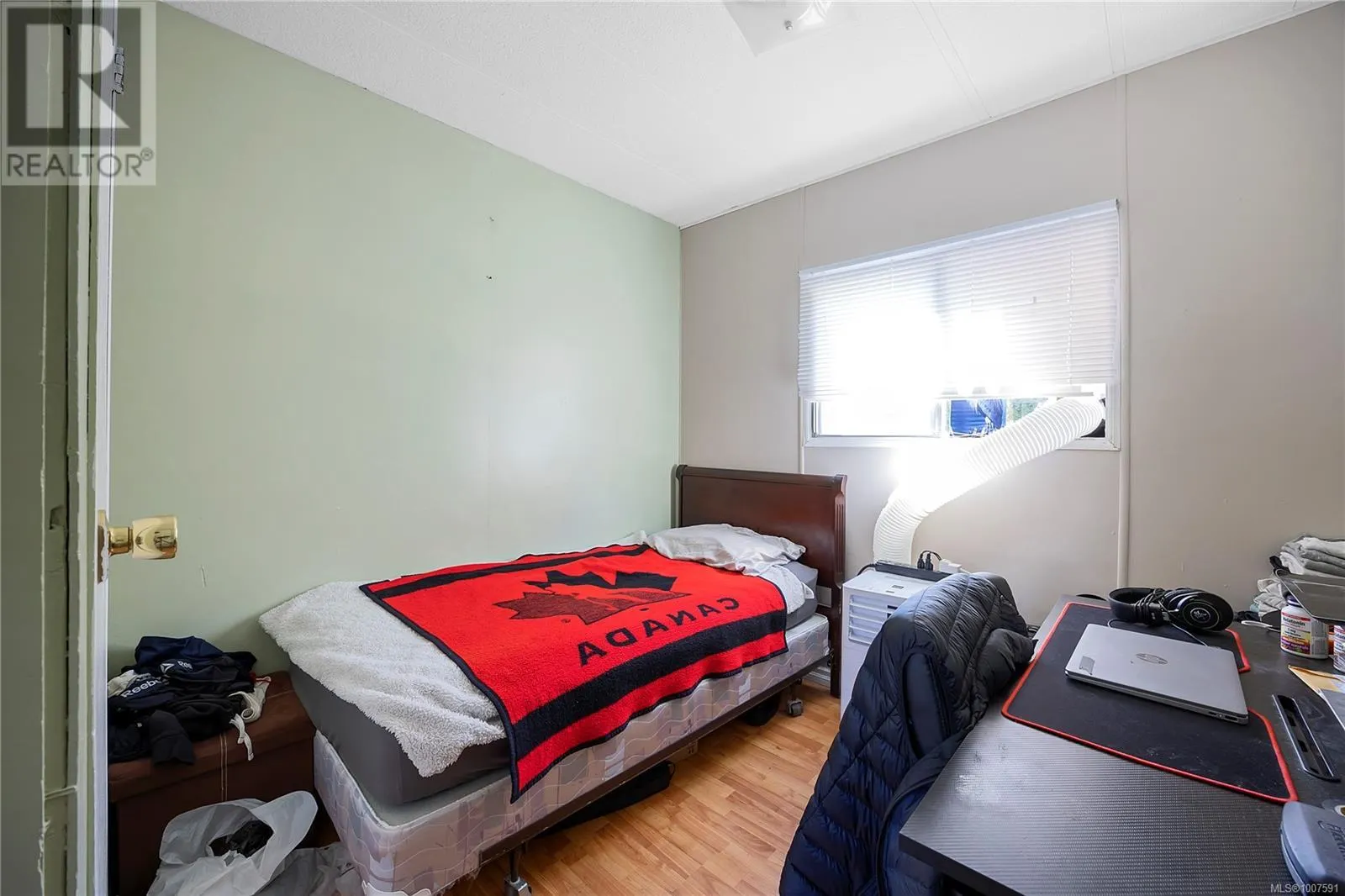 6011 Pine Ridge Cres