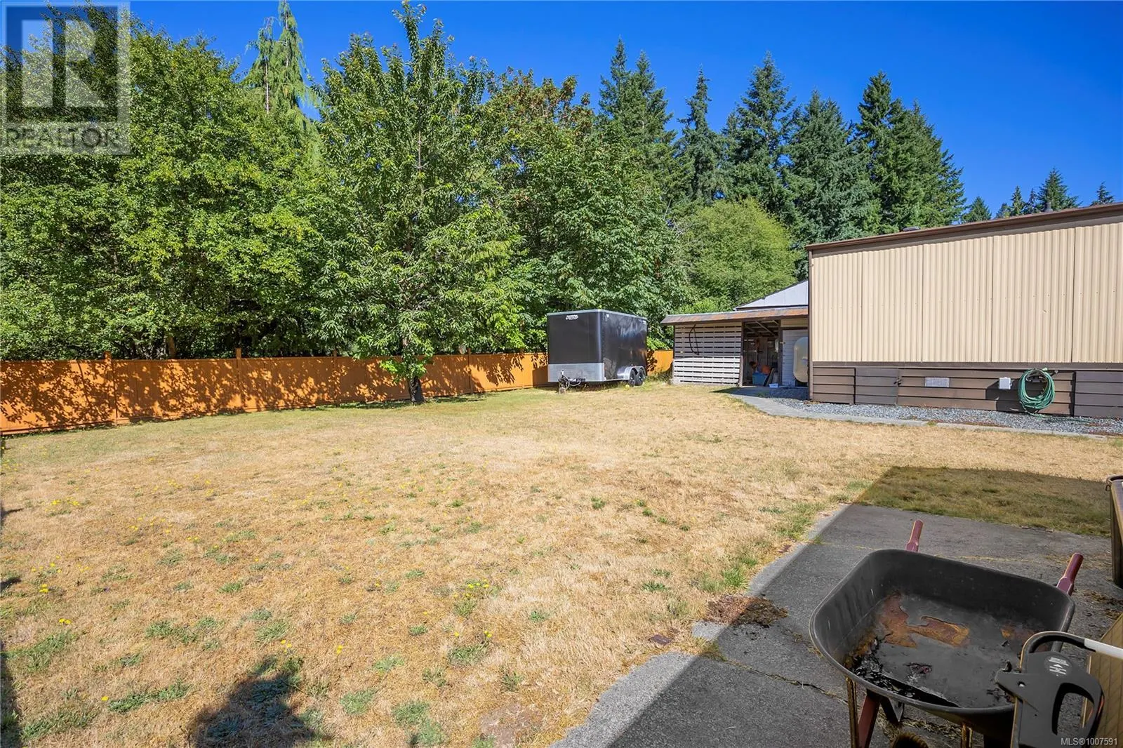 6011 Pine Ridge Cres