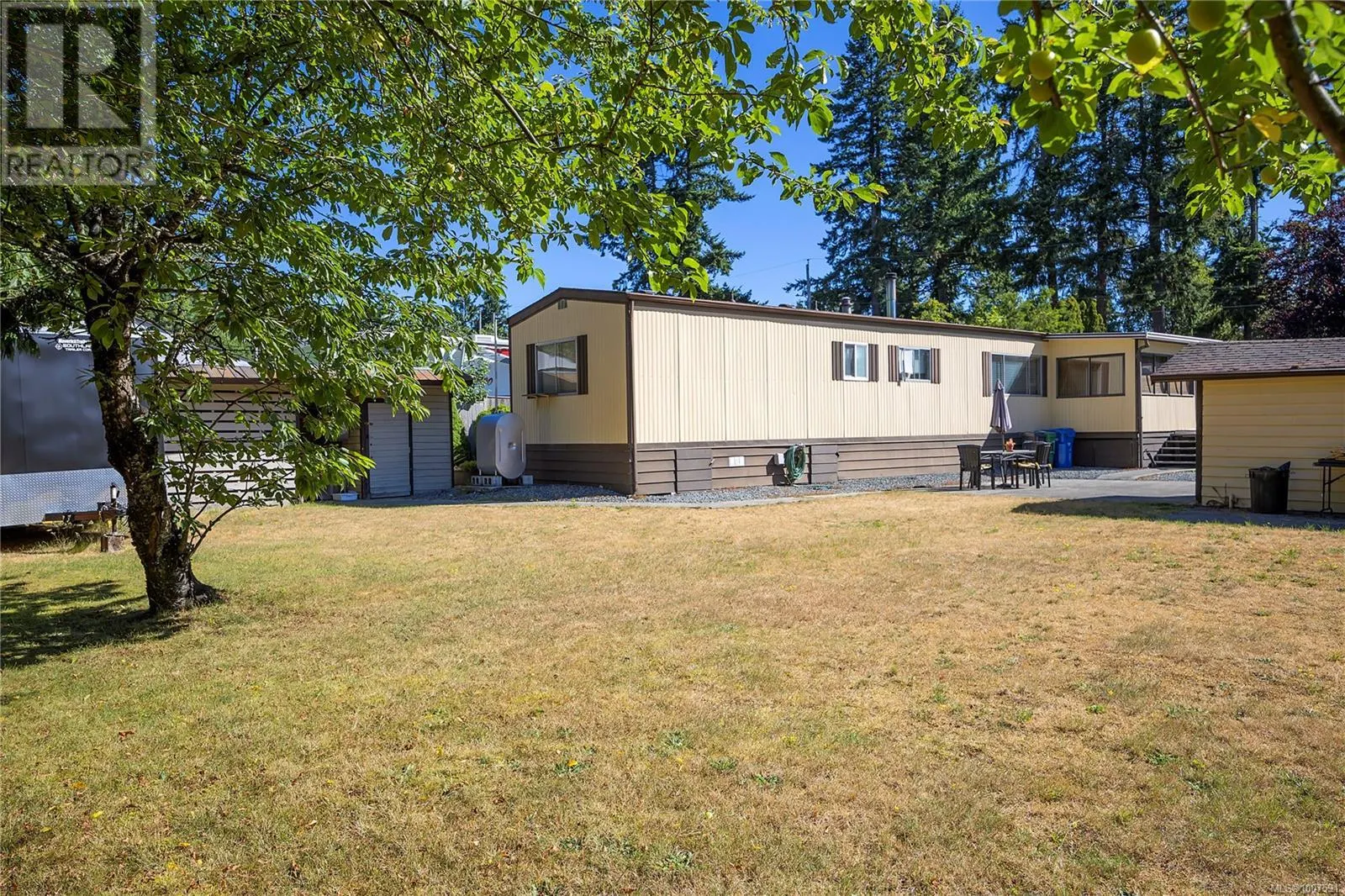 6011 Pine Ridge Cres