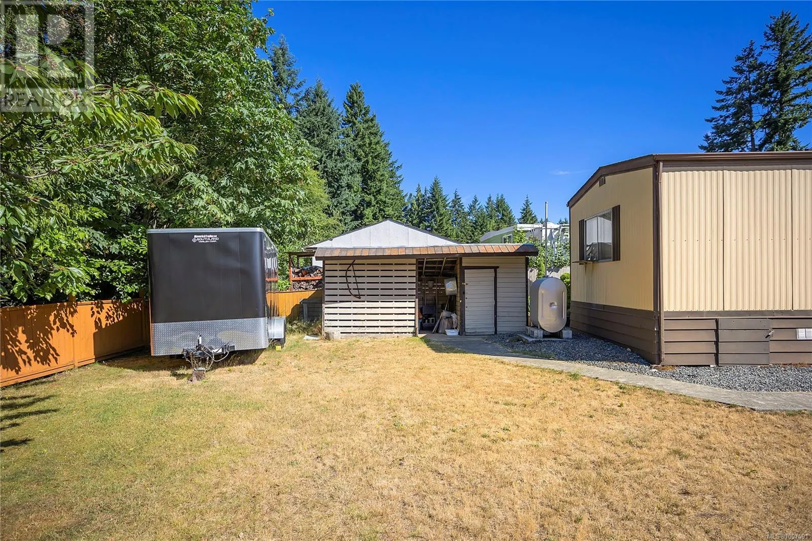 6011 Pine Ridge Cres