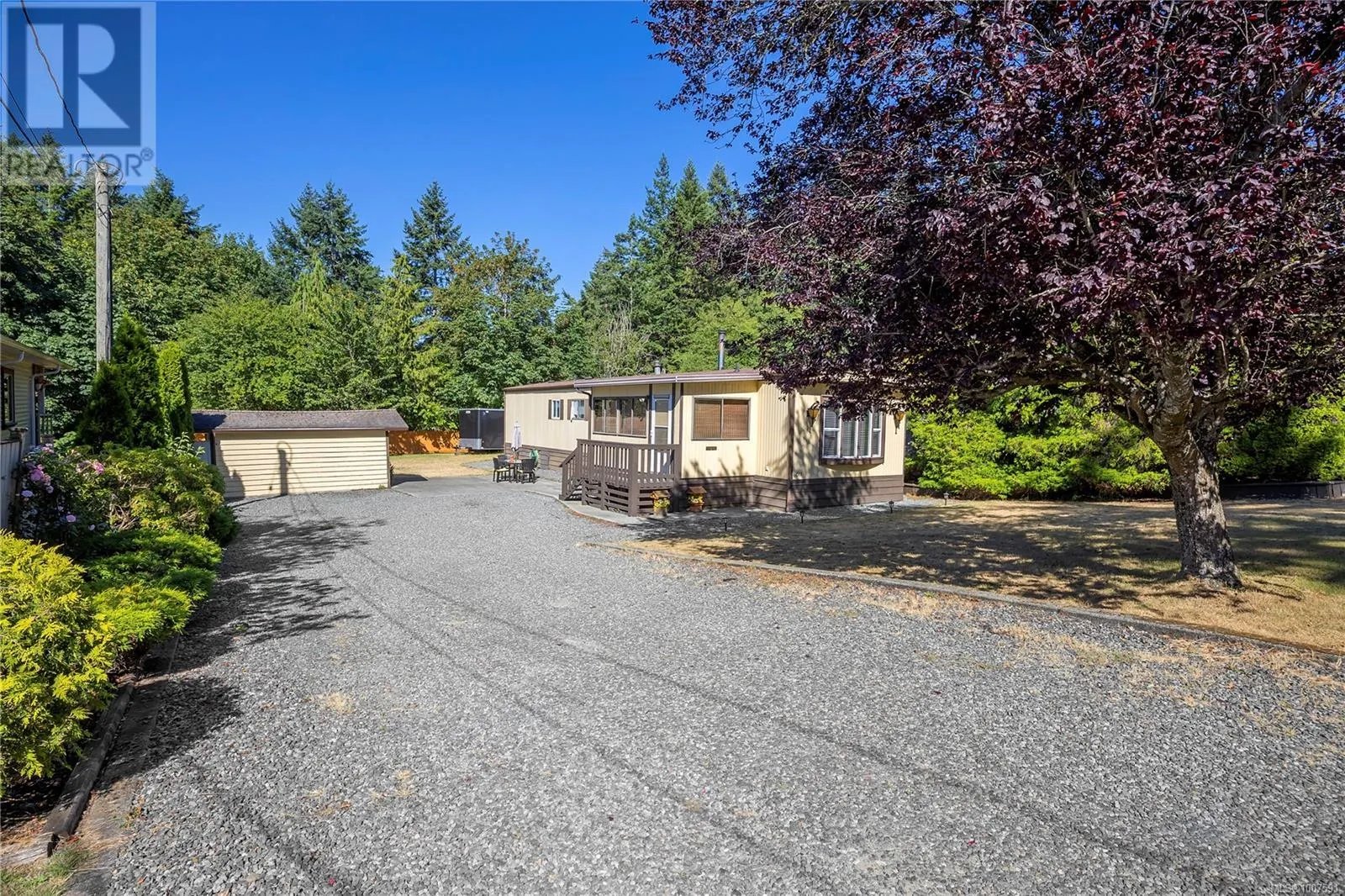 6011 Pine Ridge Cres