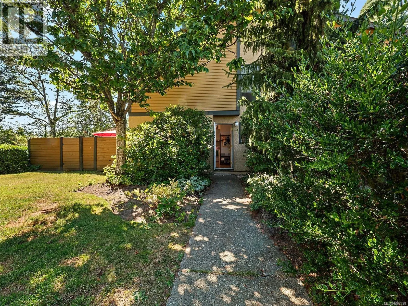 573 Crossandra Cres