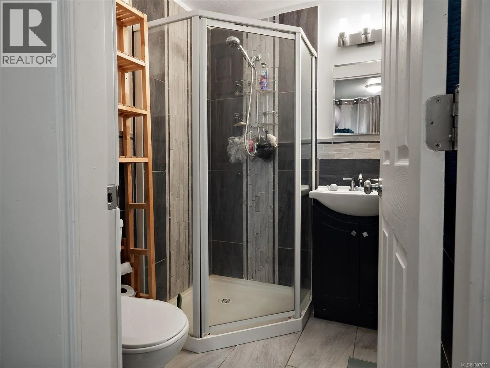 573 Crossandra Cres