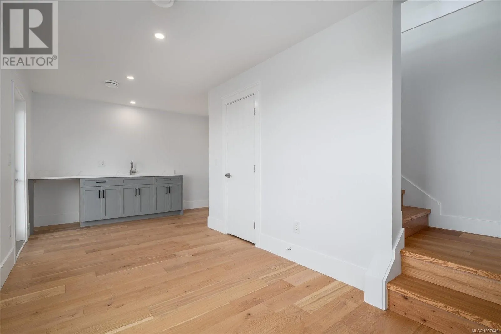 4684 Ambience Dr