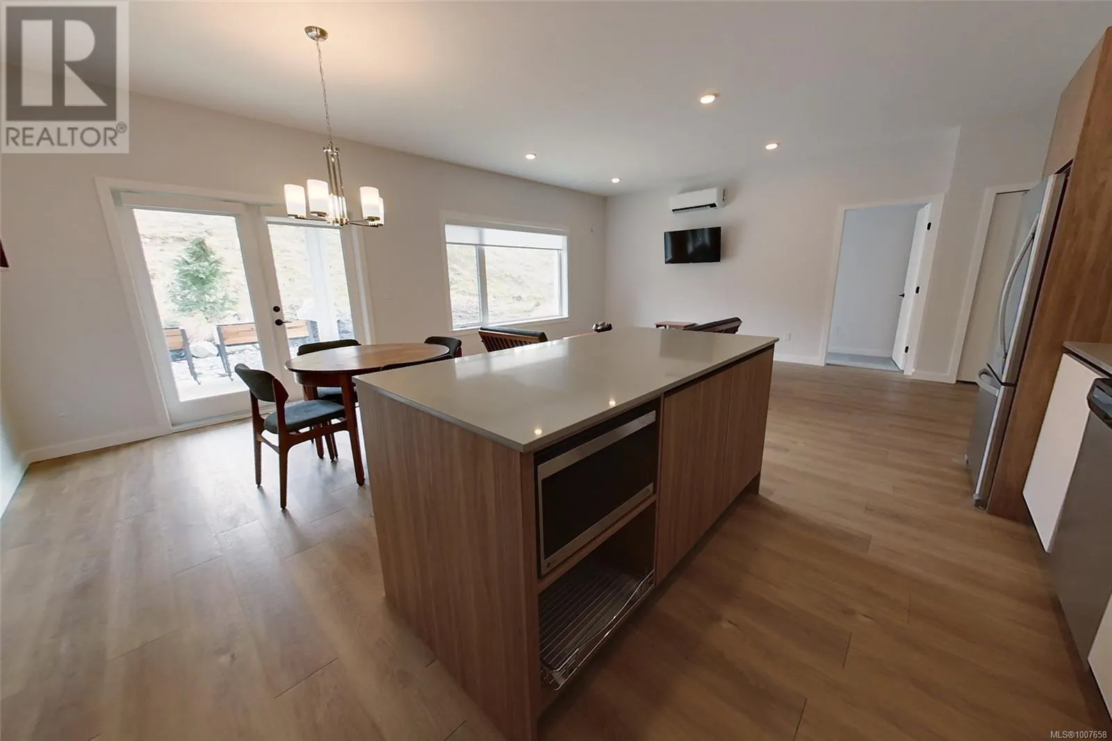 103-B 3590 16th Ave