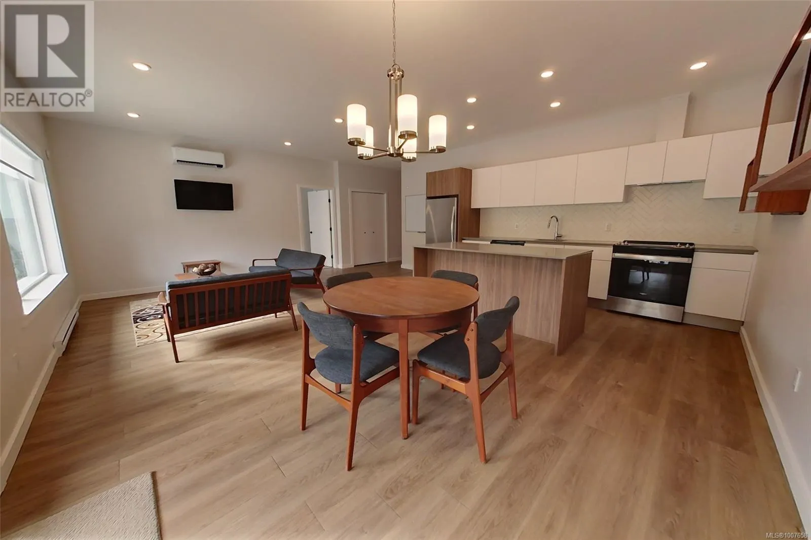 103-B 3590 16th Ave