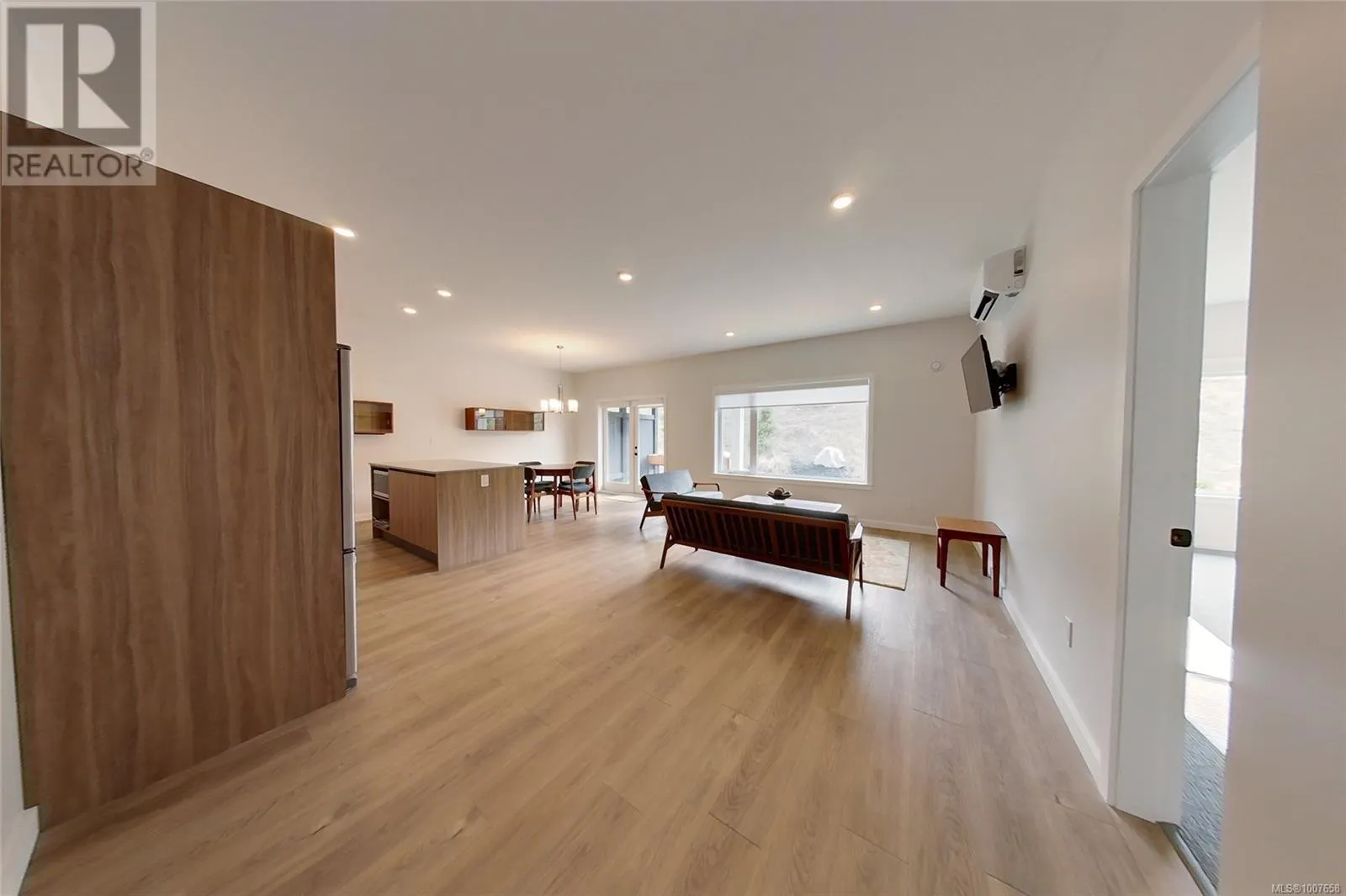 103-B 3590 16th Ave