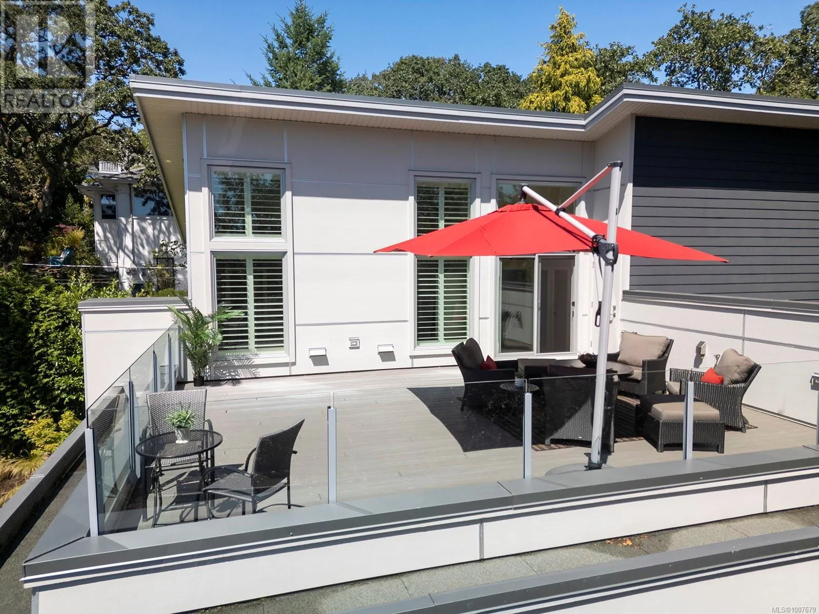 3411 Mayfair Dr
