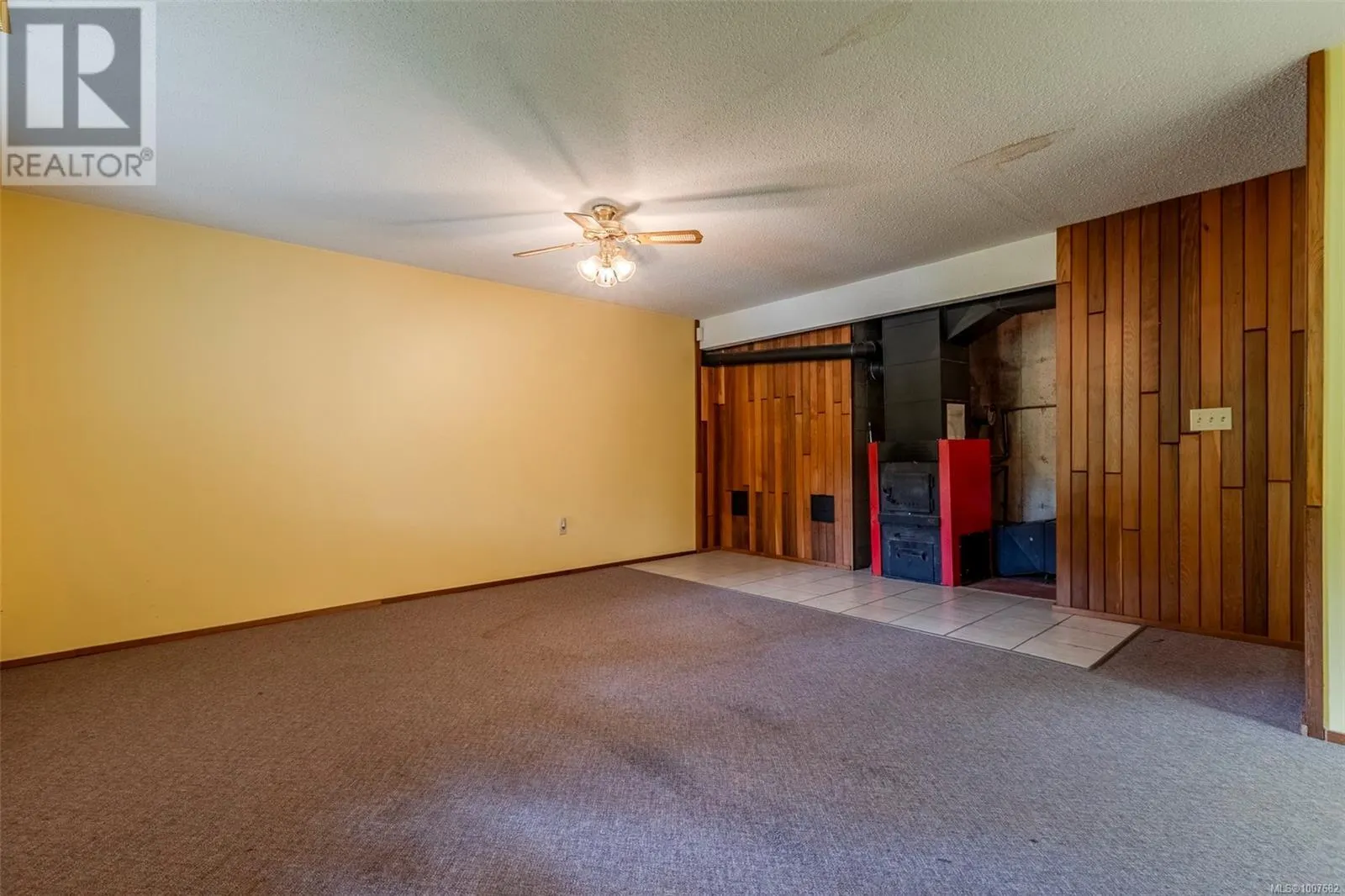 6011 Mary St