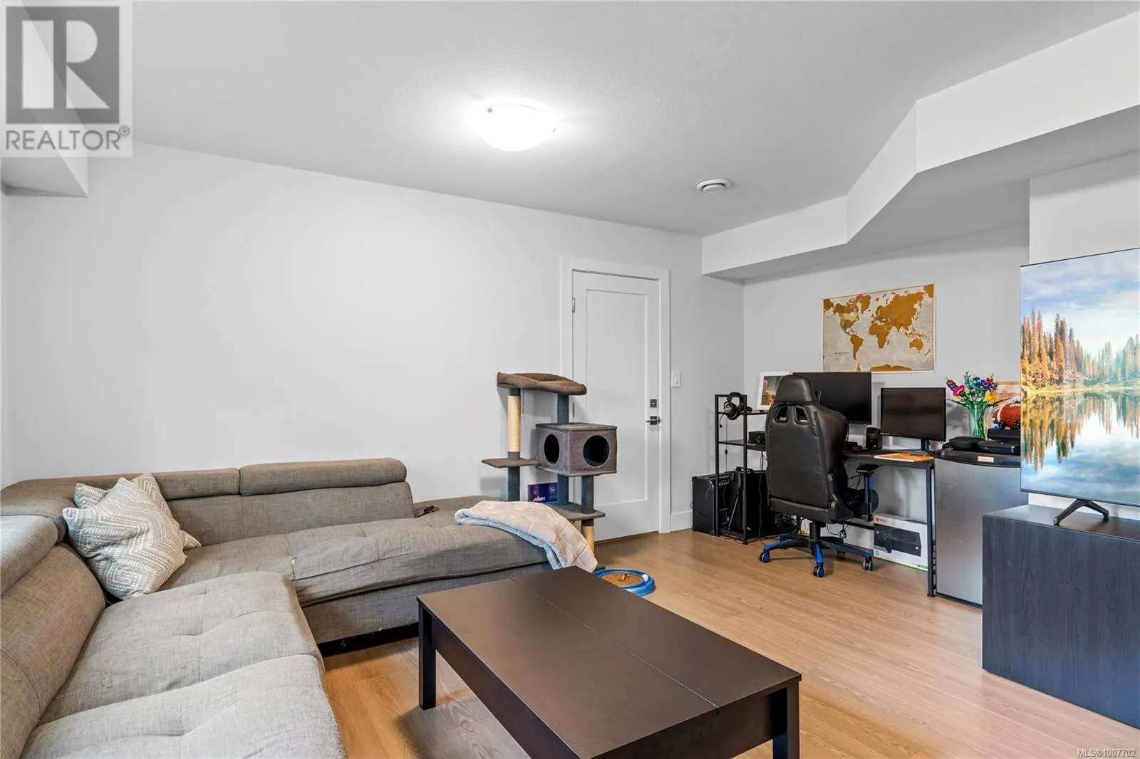 925 Howard Ave