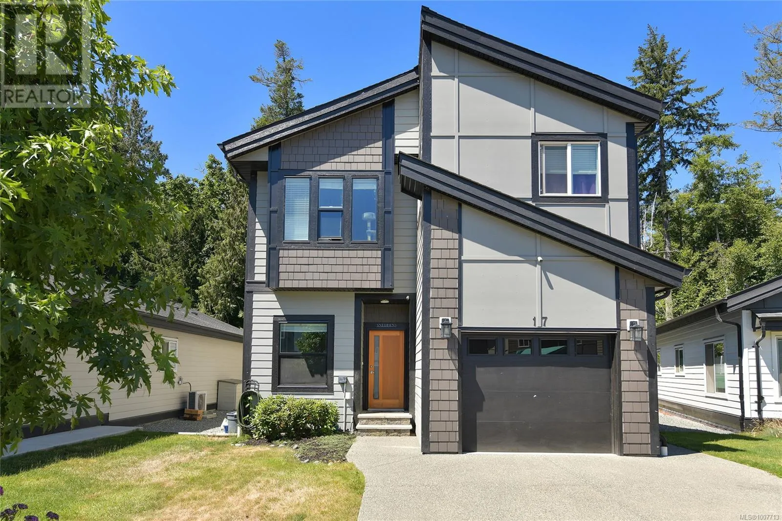 17 Saanich Ridge Dr