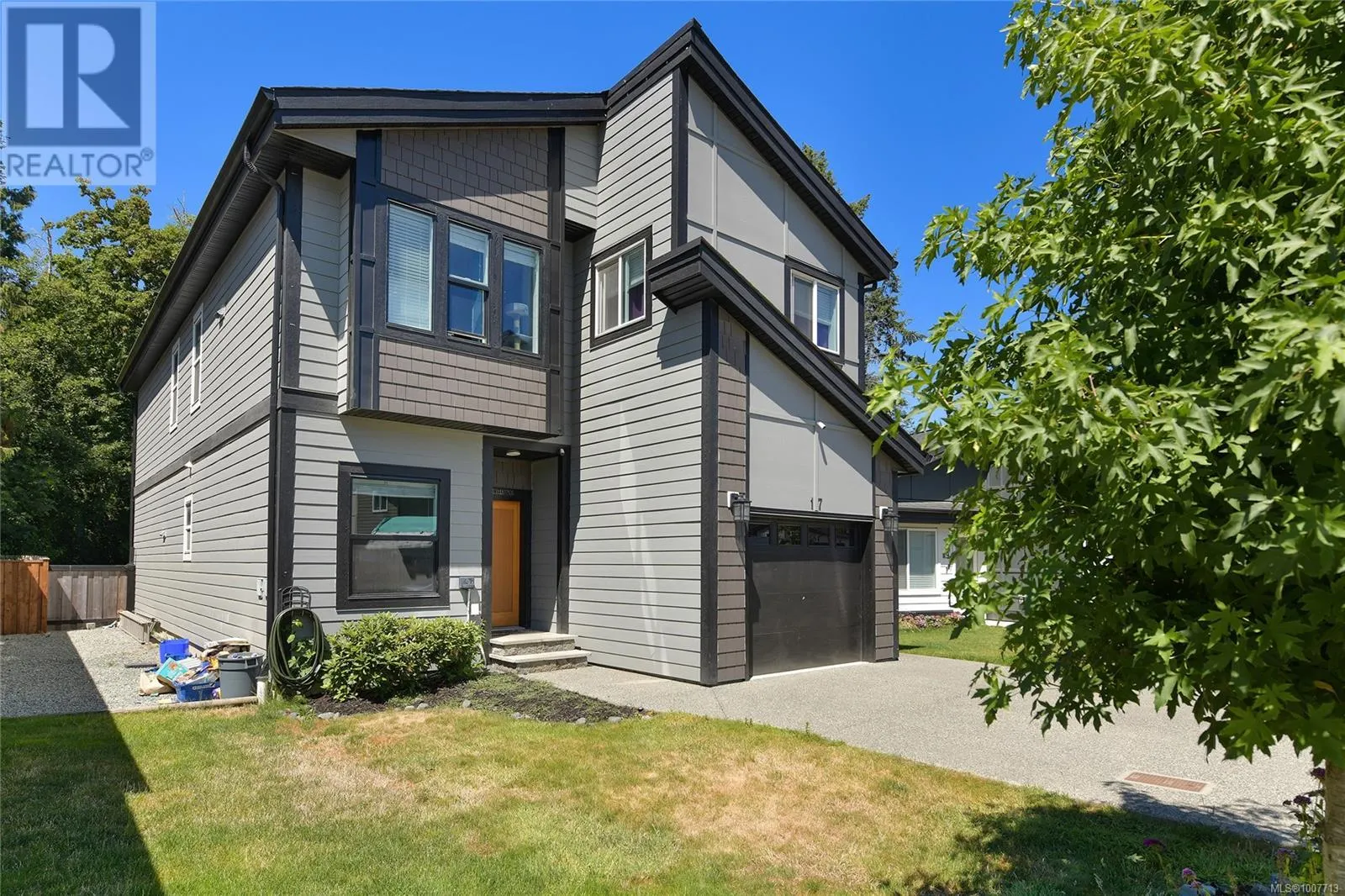 17 Saanich Ridge Dr