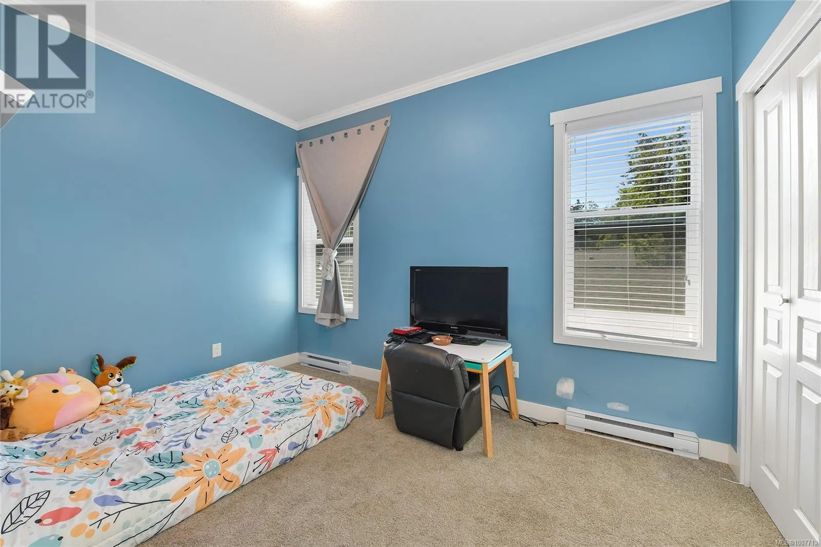 17 Saanich Ridge Dr