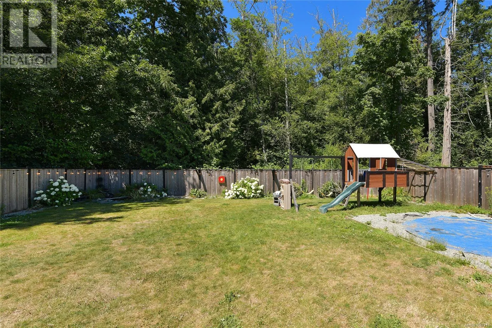 17 Saanich Ridge Dr