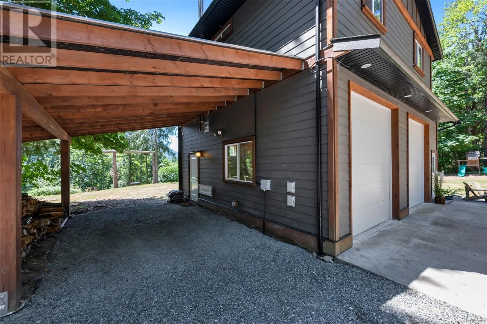 4379 Irvine Dr