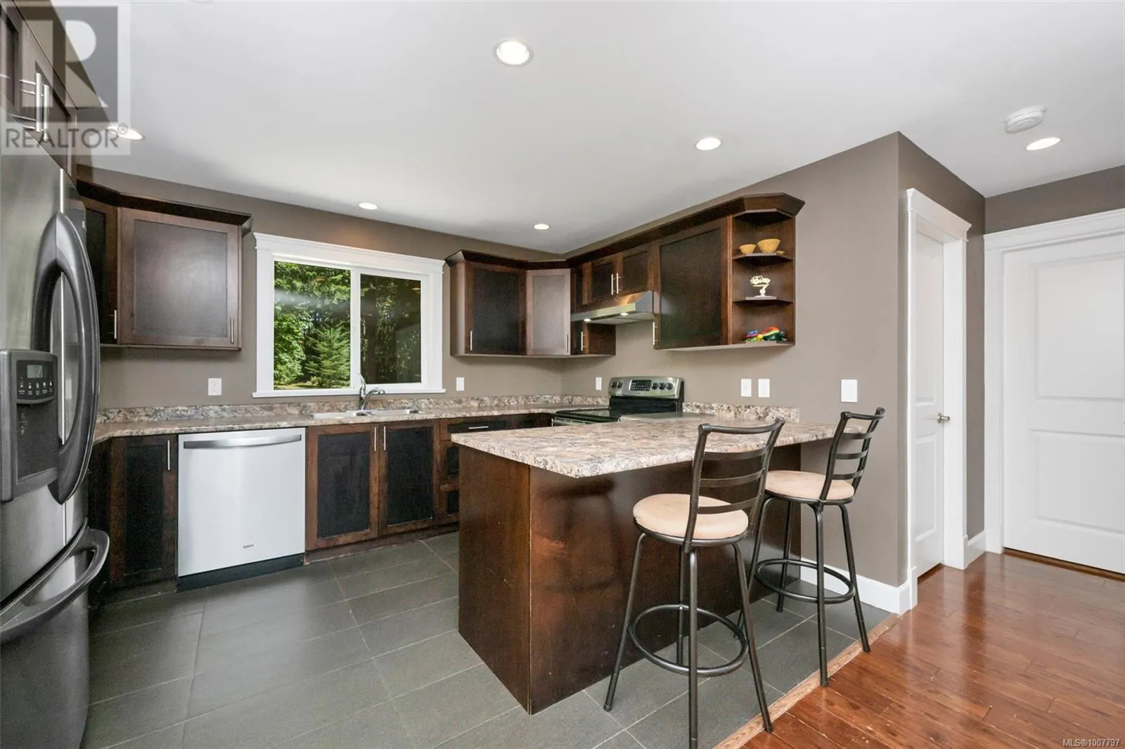 4379 Irvine Dr