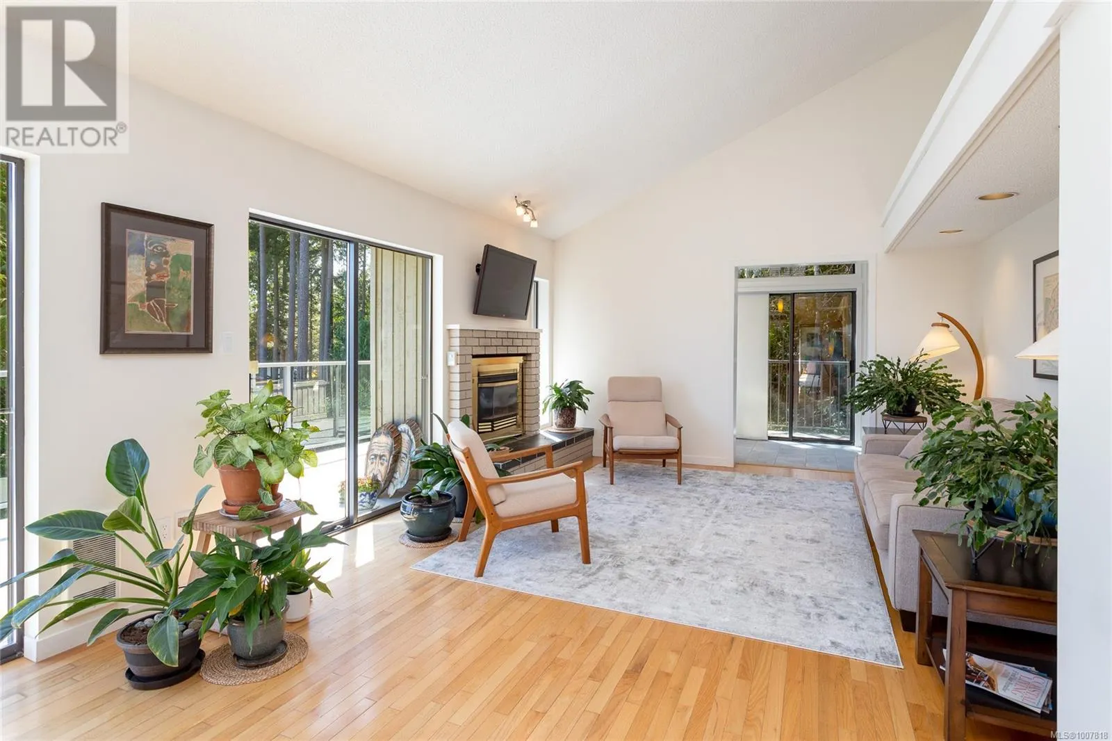 4689 Boulderwood Dr
