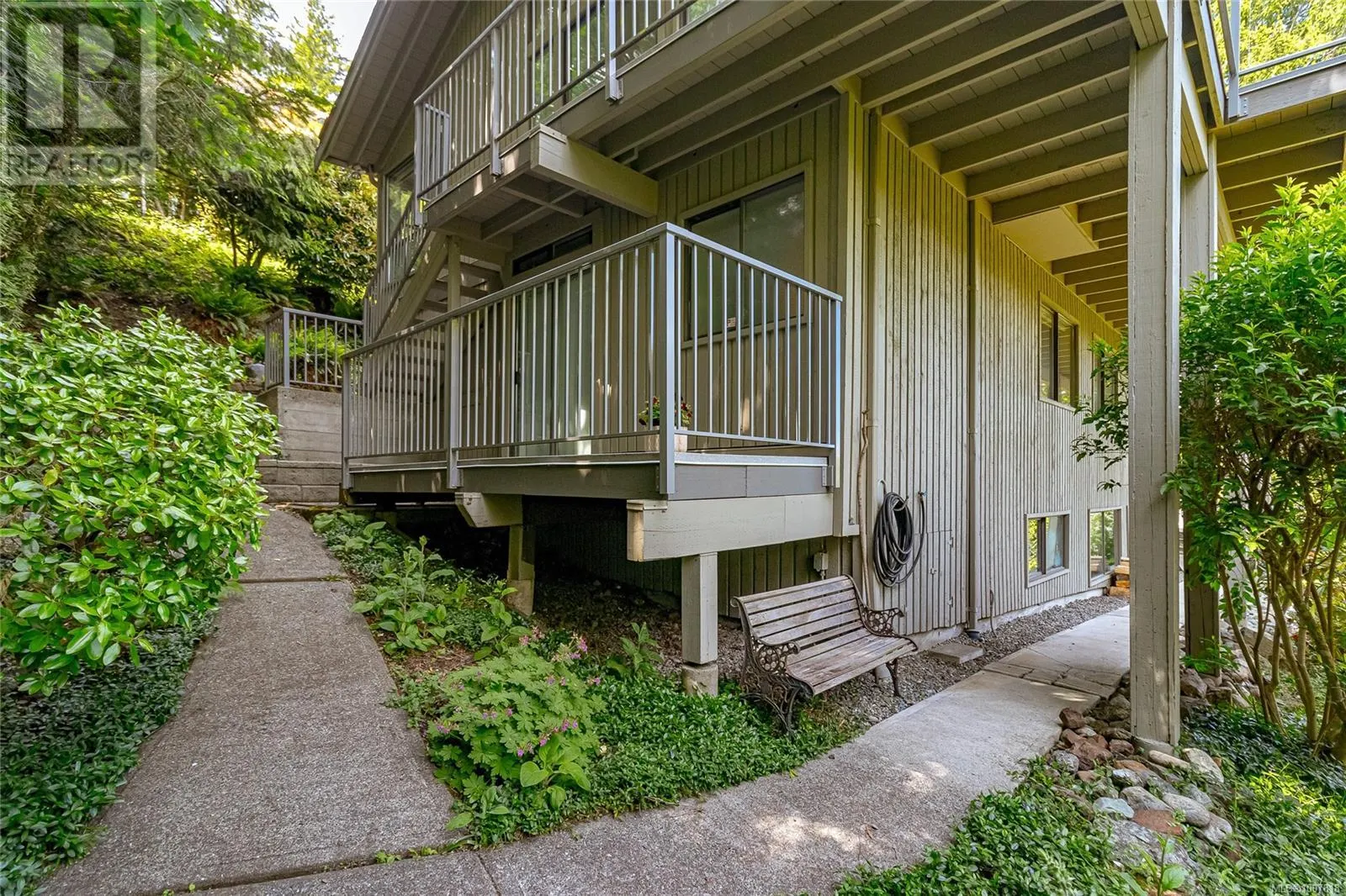 4689 Boulderwood Dr
