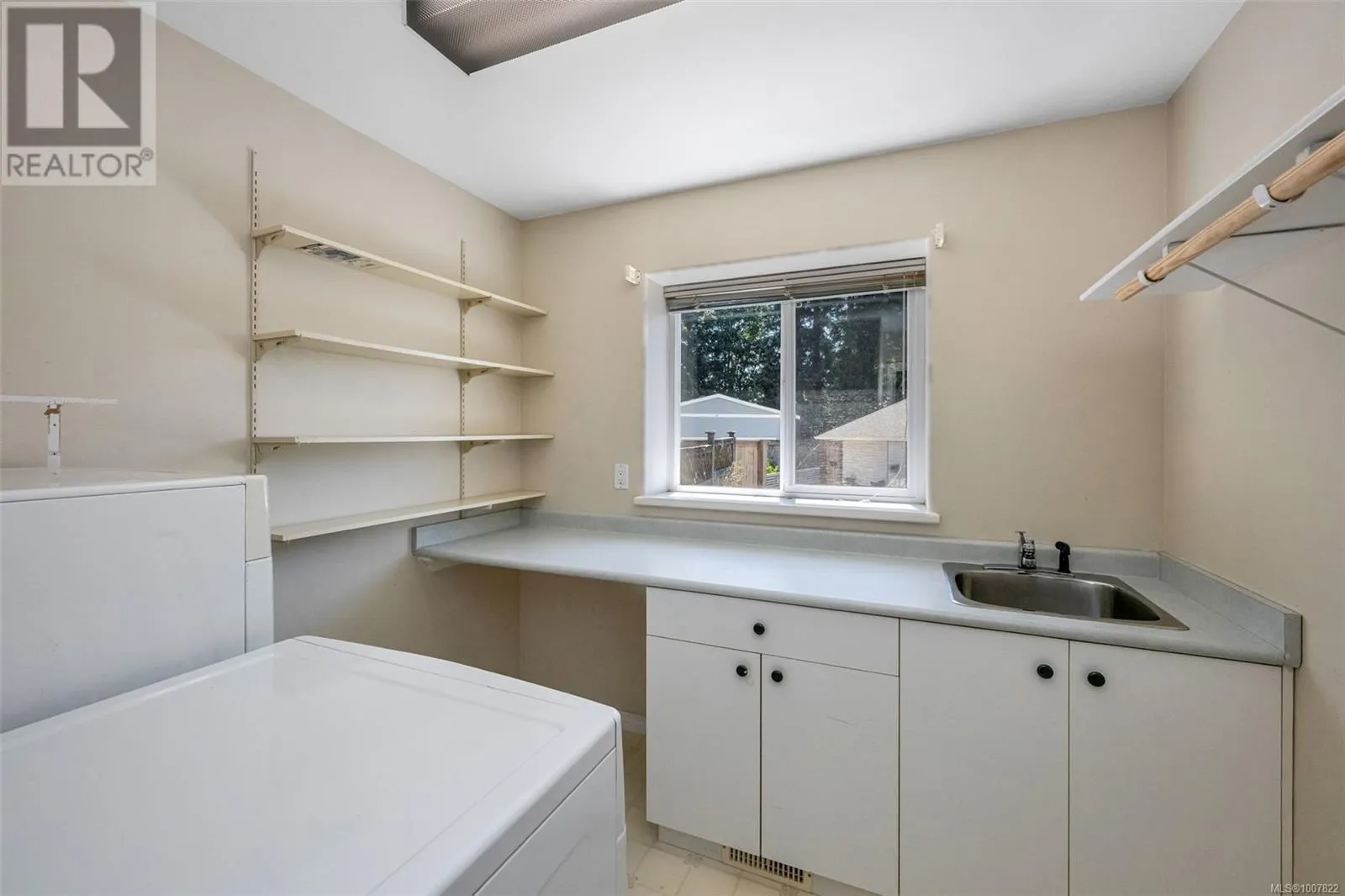 2012 Swans Nest Pl