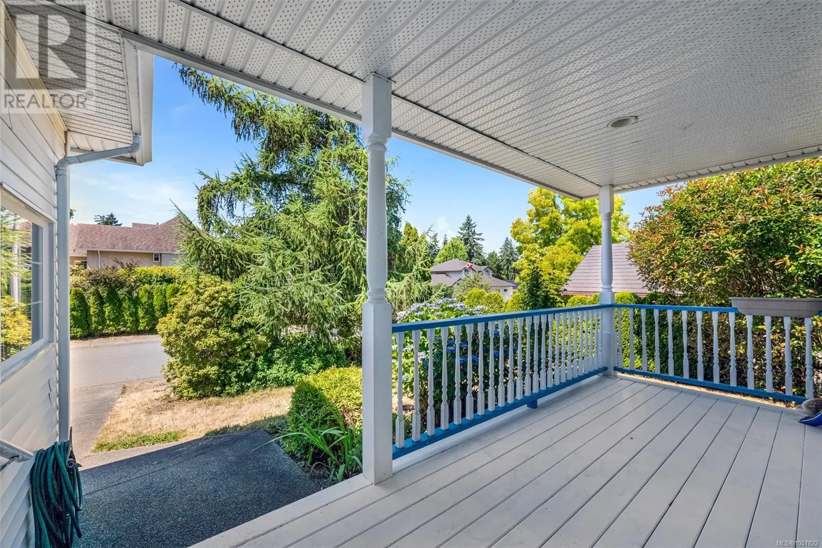 2012 Swans Nest Pl