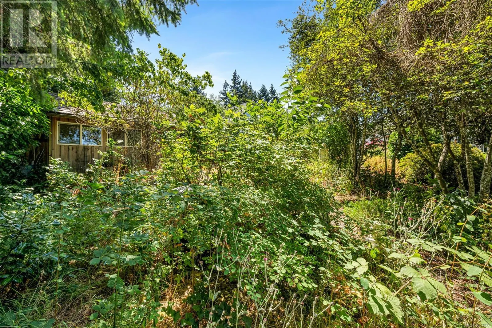 2012 Swans Nest Pl