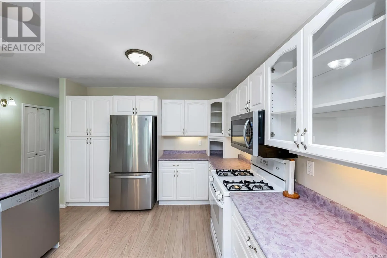 2012 Swans Nest Pl