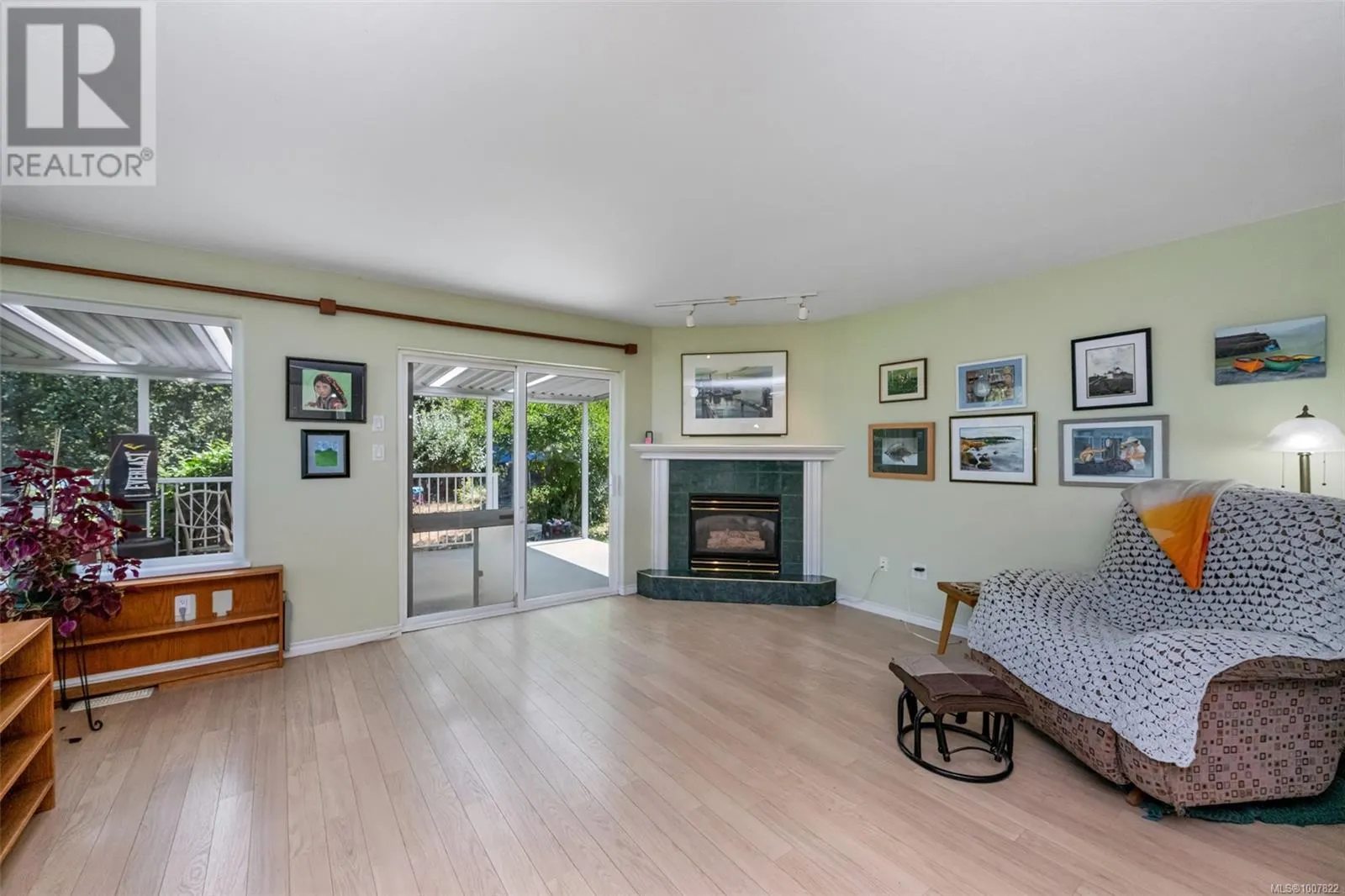2012 Swans Nest Pl