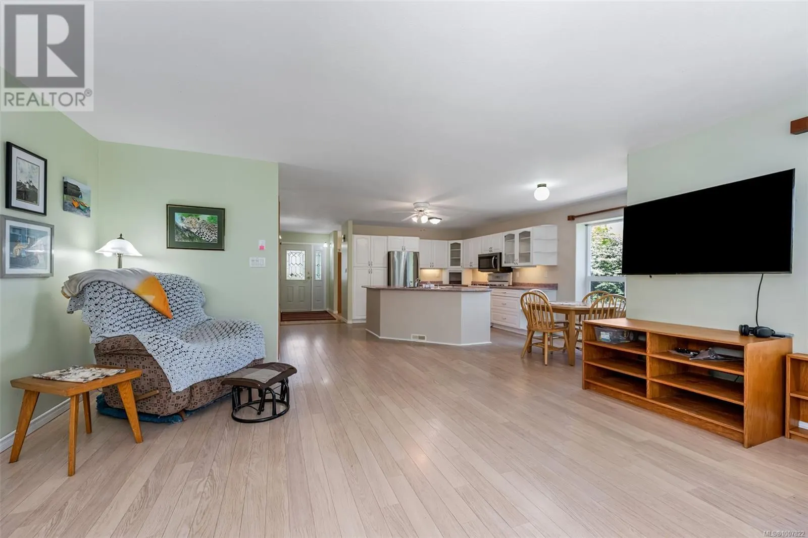 2012 Swans Nest Pl