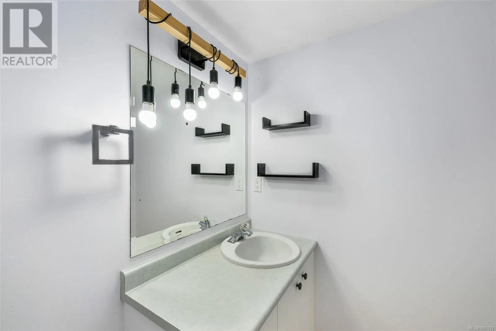 2012 Swans Nest Pl