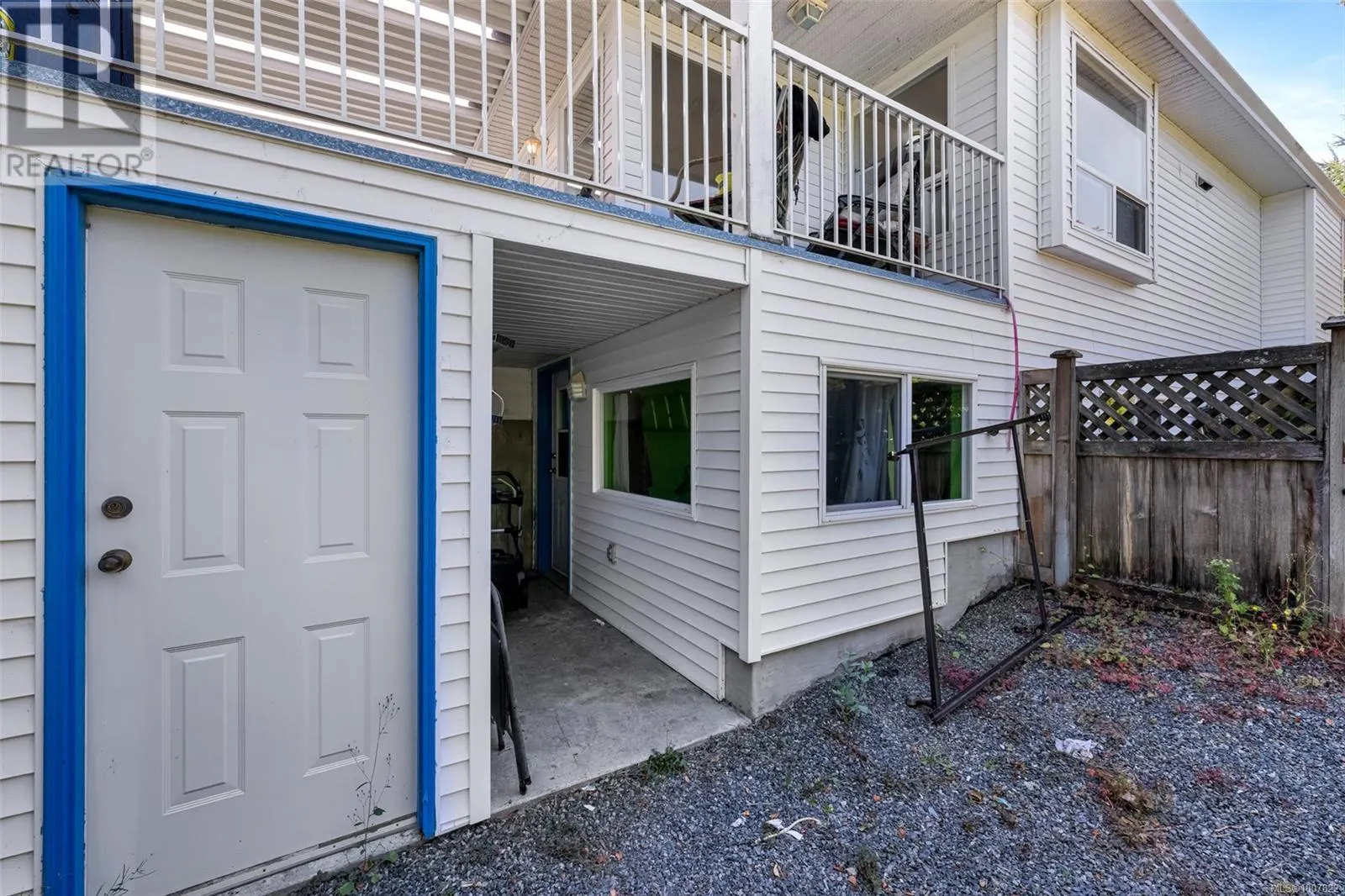 2012 Swans Nest Pl