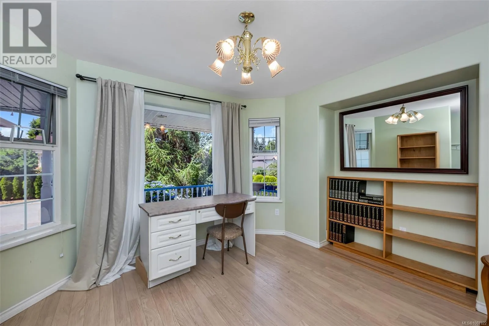 2012 Swans Nest Pl