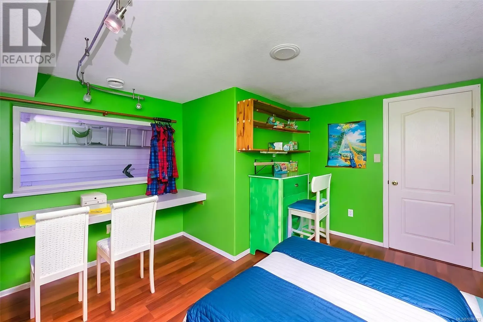 2012 Swans Nest Pl