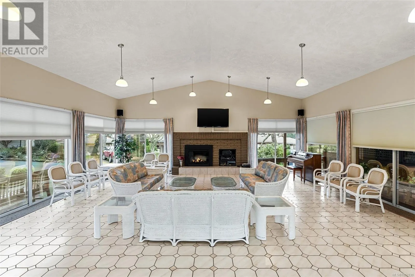 48 901 Kentwood Lane