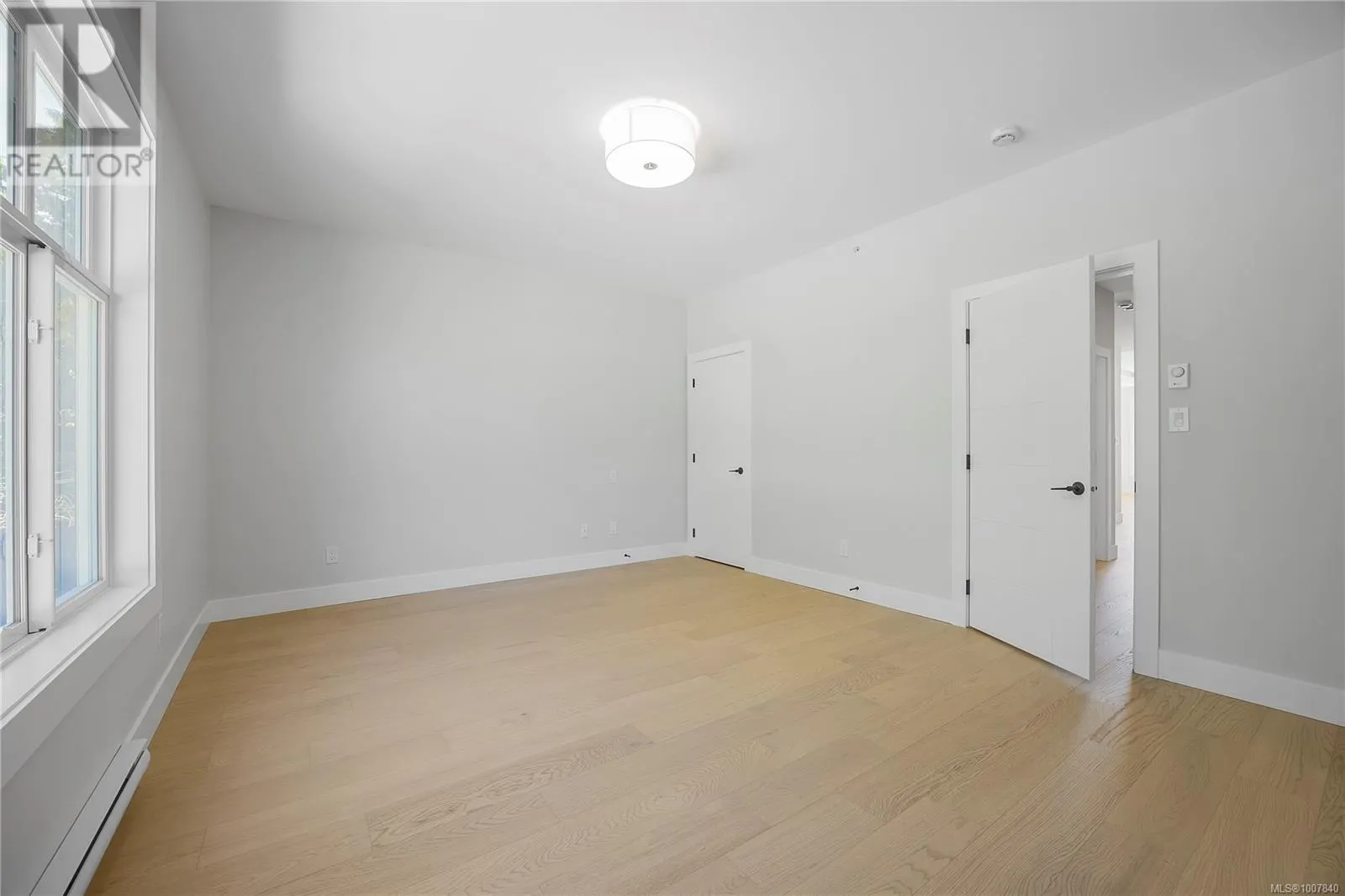 6111 Pine Ridge Cres