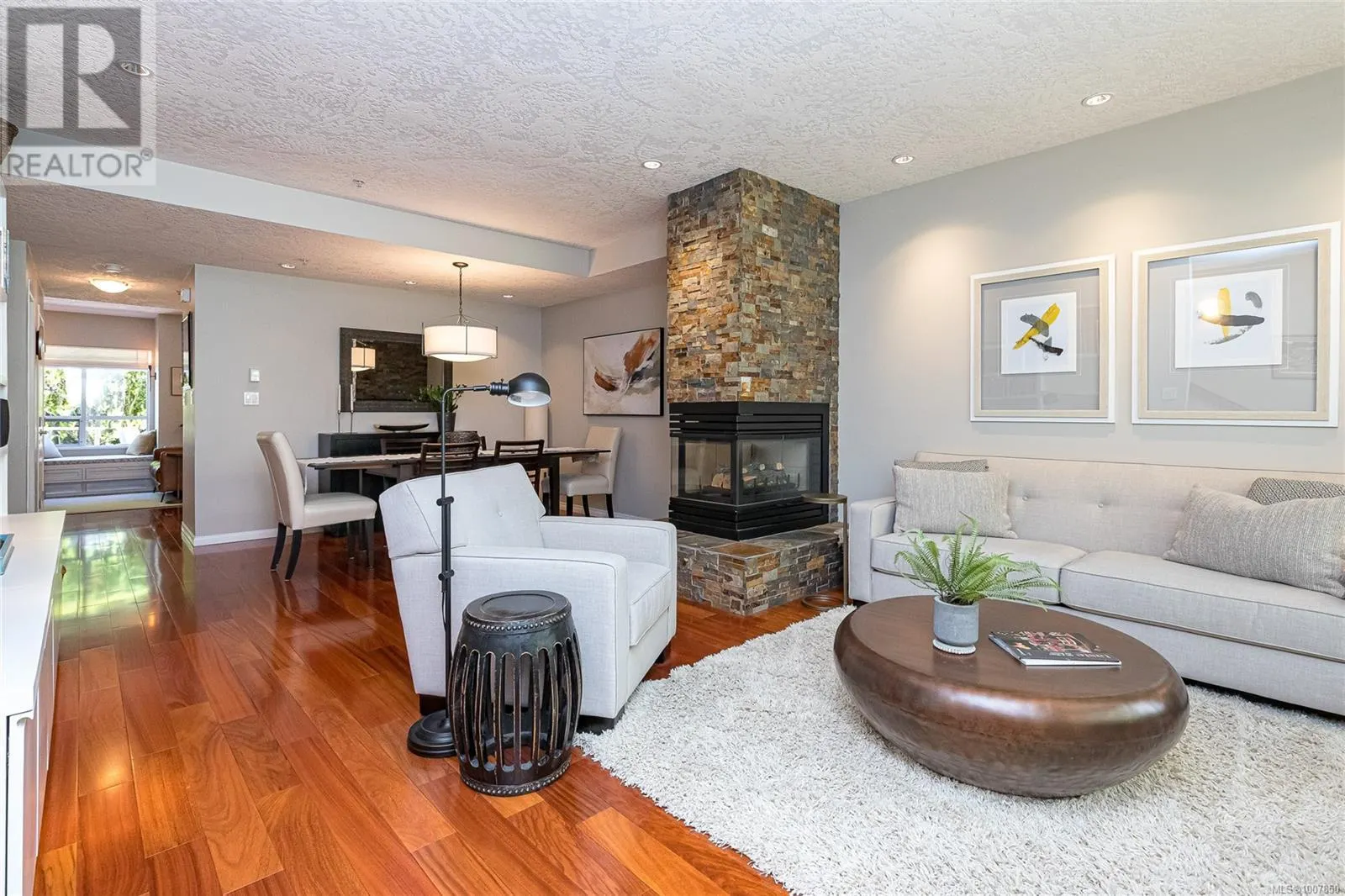 6 370 Waterfront Cres