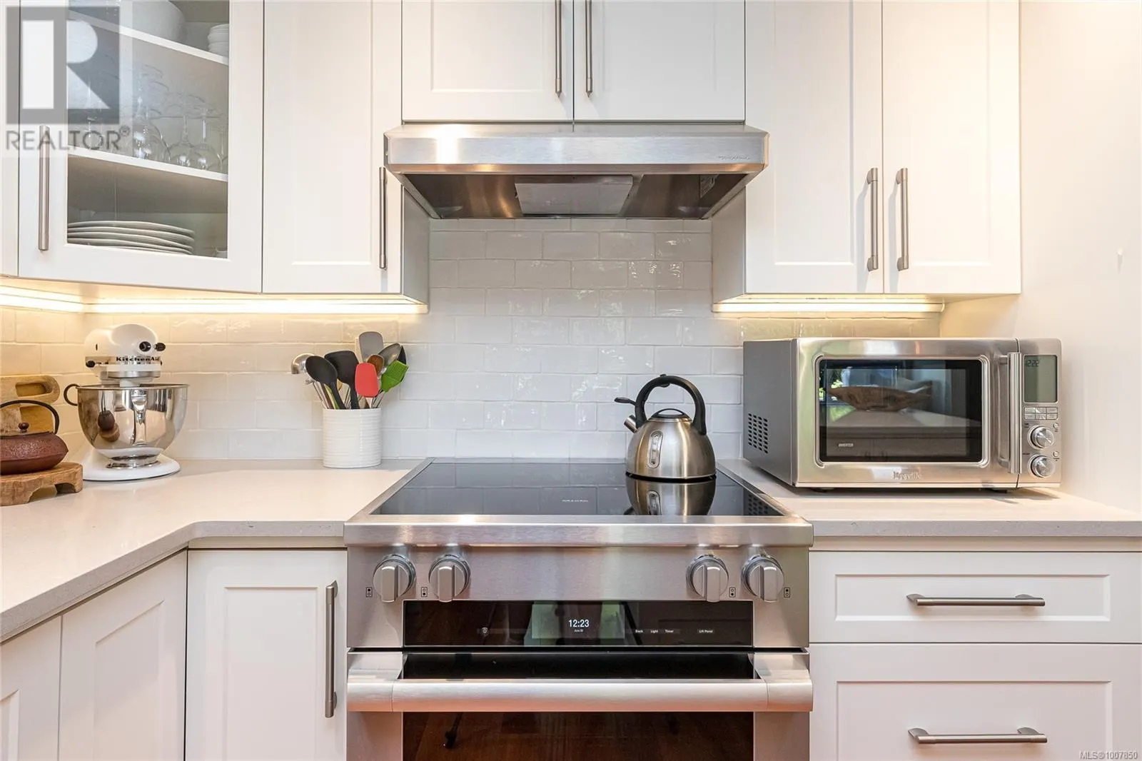 6 370 Waterfront Cres
