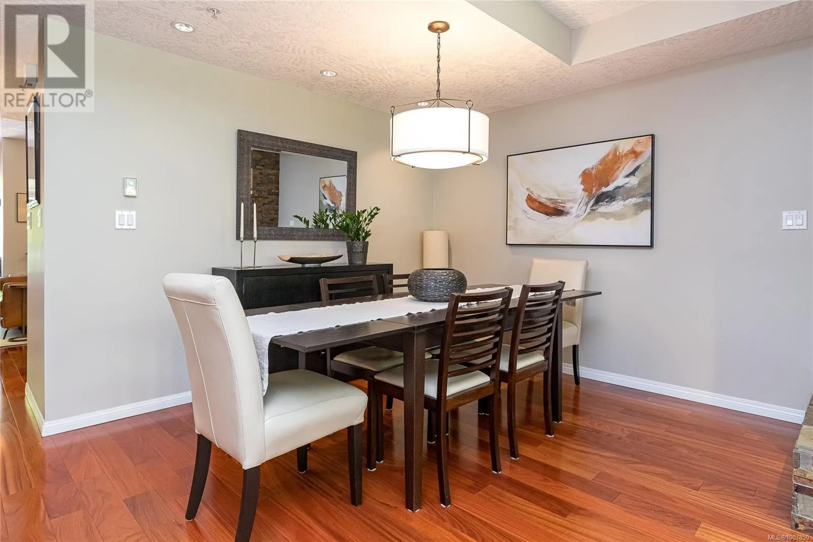 6 370 Waterfront Cres