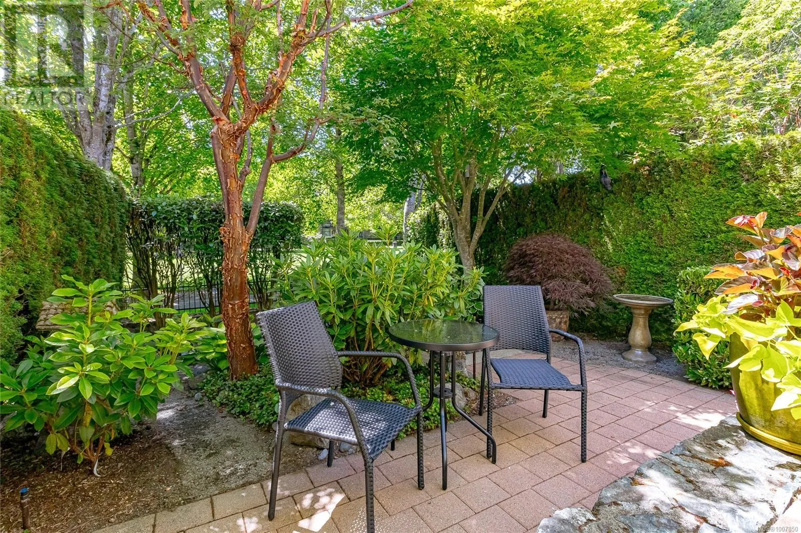 6 370 Waterfront Cres