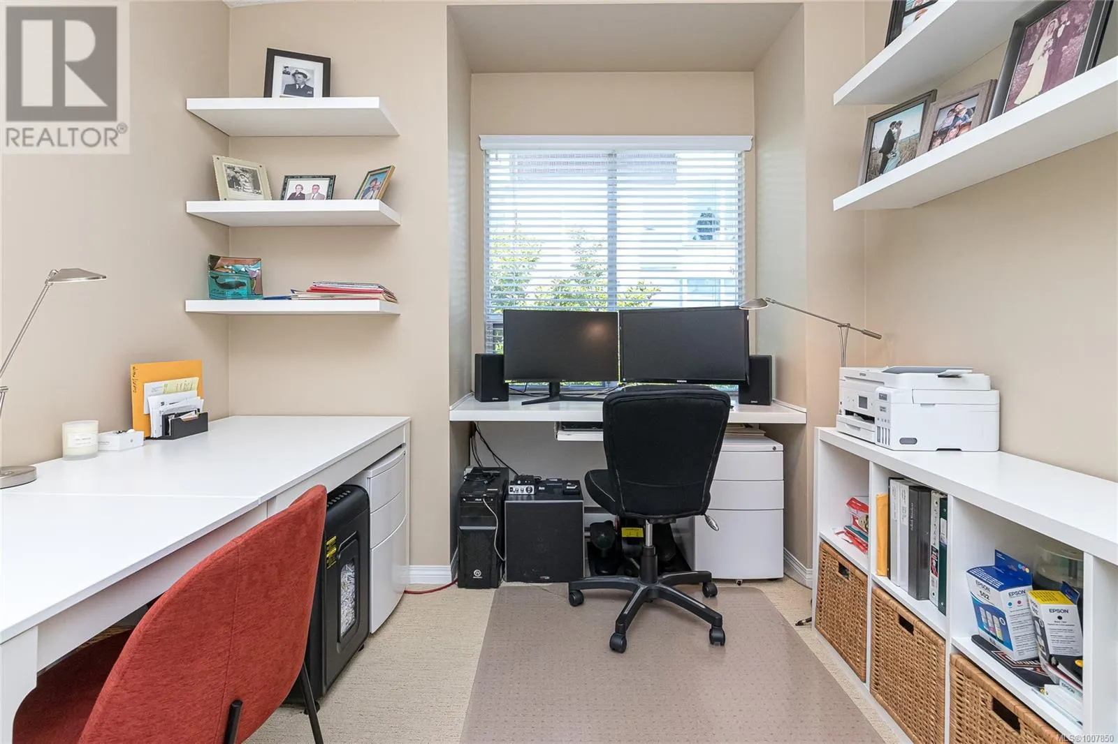 6 370 Waterfront Cres