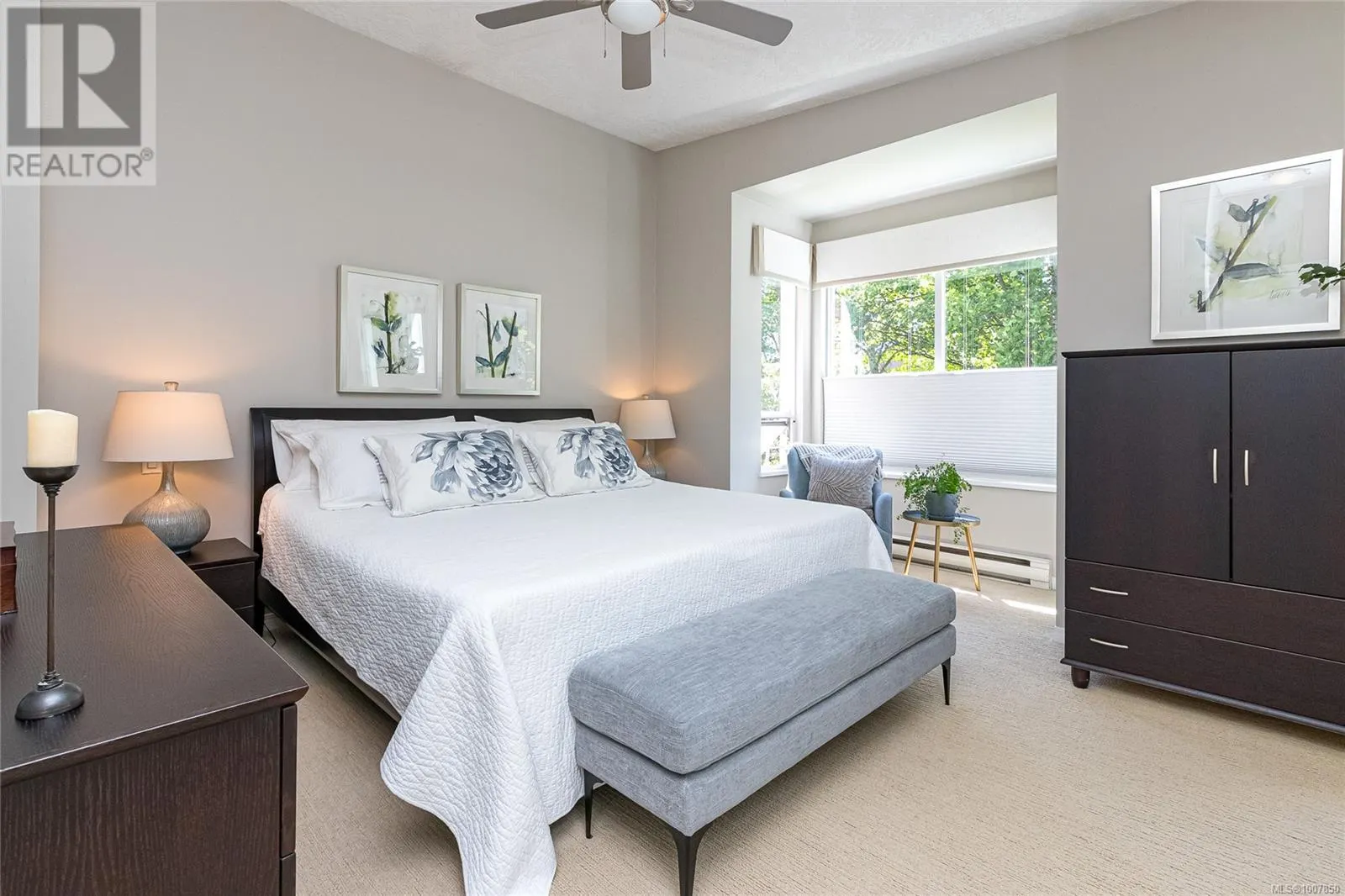6 370 Waterfront Cres